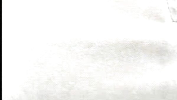 நெர்ட் டியூட் குண்டான குஞ்சு டாட்டியானாவின் ஆழமான தொண்டை மற்றும் பெரிய இயற்கையான மார்பகங்களை ரசிக்கிறார்