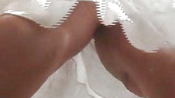 பல்துறை ரெட்ஹெட் ஸ்லட் டிரிசியா ஓக்ஸ் கறுப்பின மனிதரான ஷேன் டீசலுடன் நாய்களை ரசிக்கிறார்
